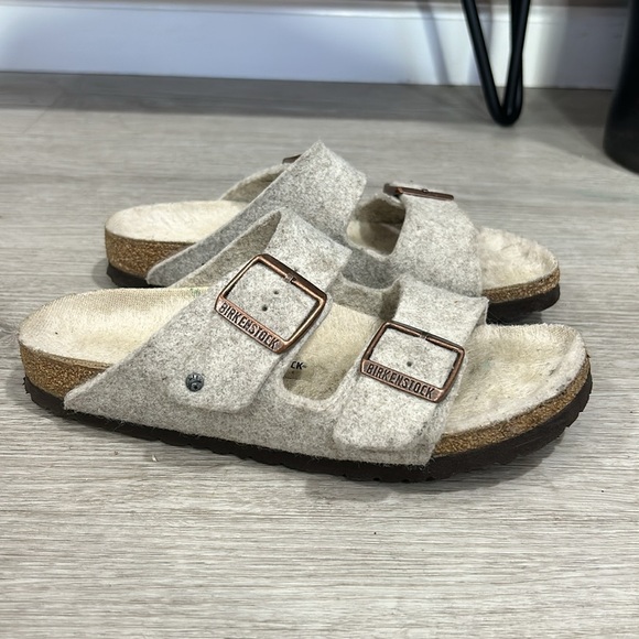 Birkenstock Shoes - Birkenstock Arizona Rivet in felt eggnog